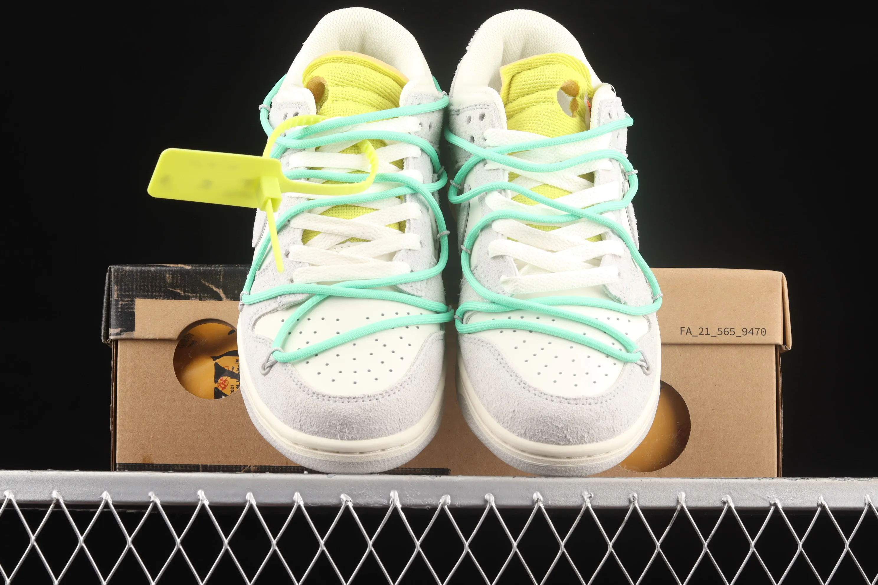 All categories Nk SB Dunk series Nk SB Dunk Low low-top sneakers pure original version OF x Nk Dunk Low OW SB smashing backboard fashion casual sneakers DJ0950-106